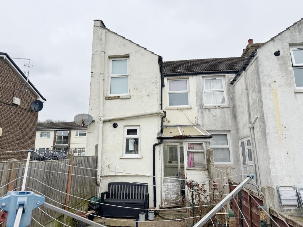 Lot: 95 - TWO-BEDROOM END-TERRACE HOUSE FOR INVESTMENT - Rear elevation